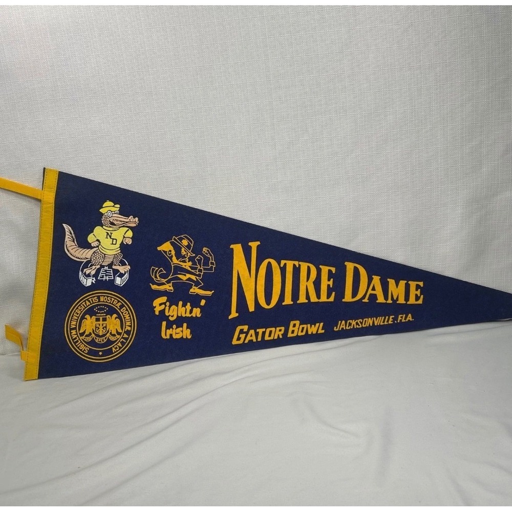 Vintage Notre Dame Gator Bowl Jacksonville Florida Felt Pennant Navy Blue Gold